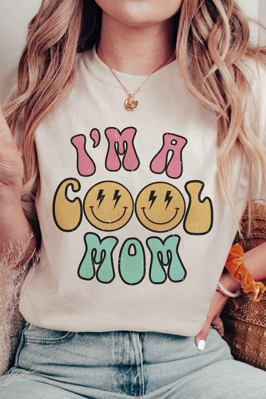 I'M A COOL MOM HAPPY FACE GRAPHIC TEE